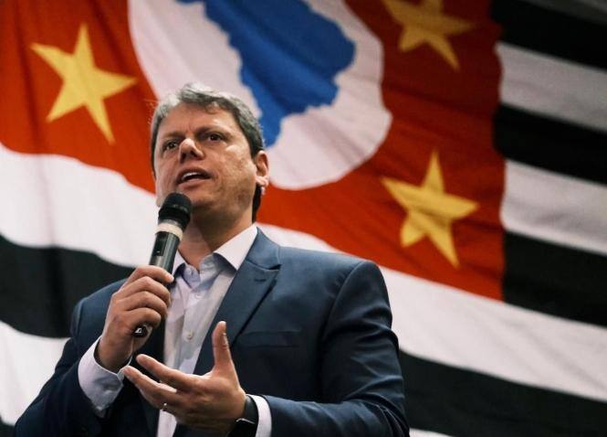 Tarcísio de Freitas é eleito governador de São Paulo