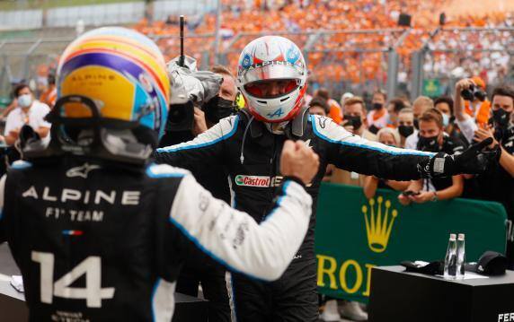 Por pouco o francês Esteban Ocon e o espanhol Fernando Alonso não fizeram uma dobradinha na Hungria
