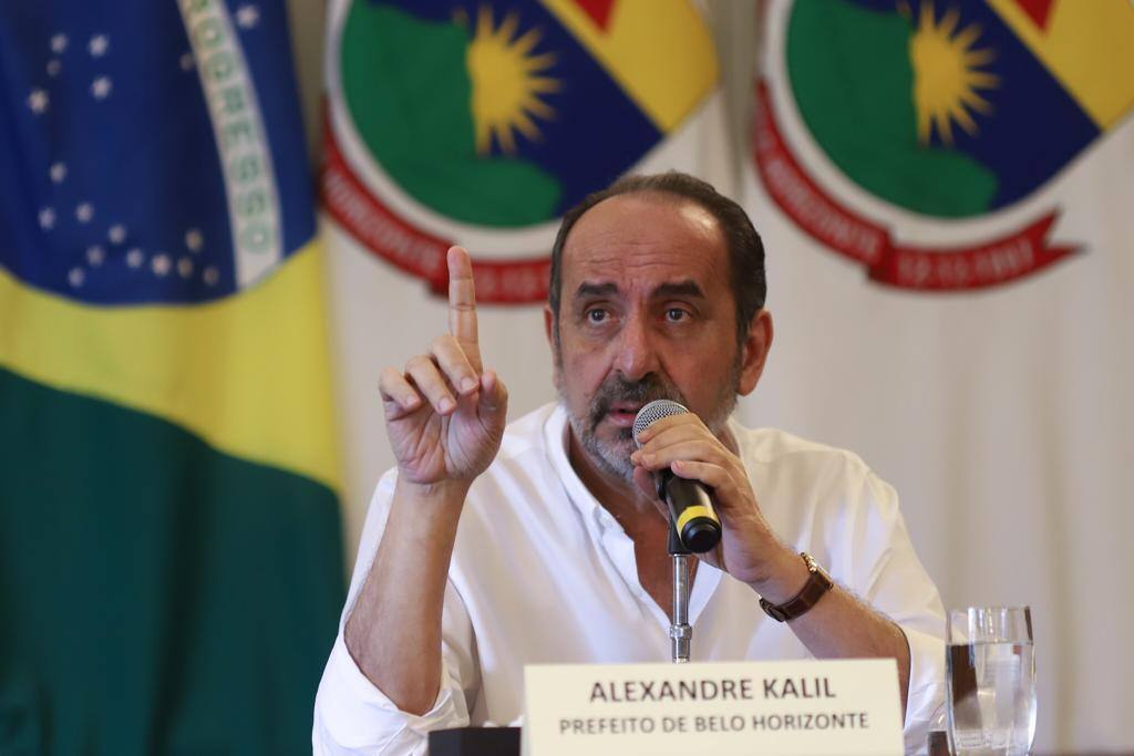 Kalil anuncia reabertura parcial do comércio de BH a partir de segunda-feira