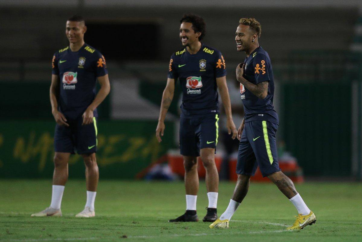 Contra a Argentina, Neymar pode ter novos companheiros no ataque.