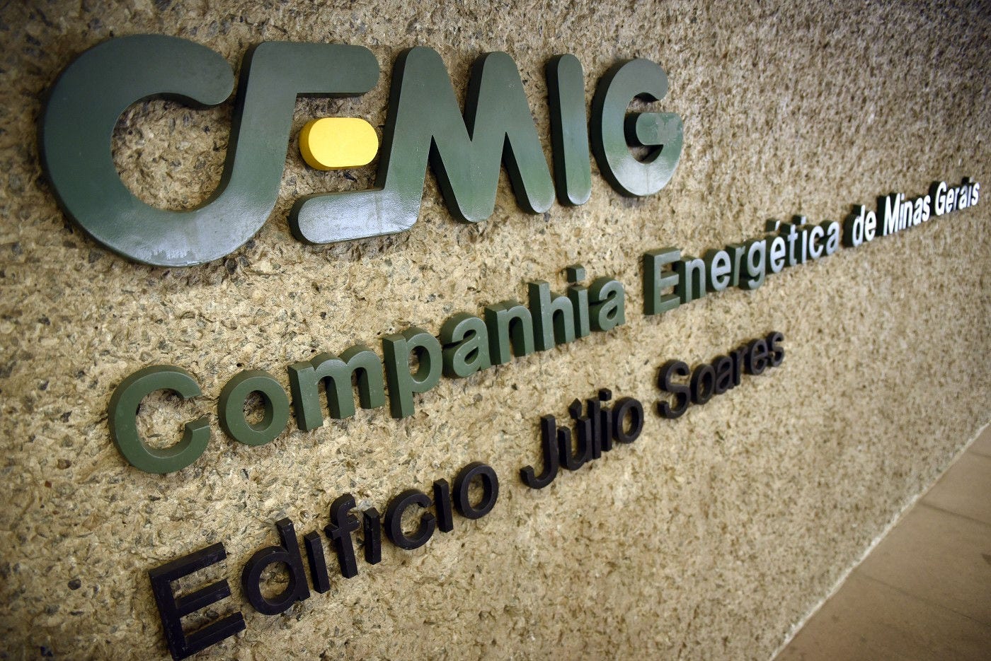 Zema acelera expansão da Cemig com liberação de terreno em Turmalina