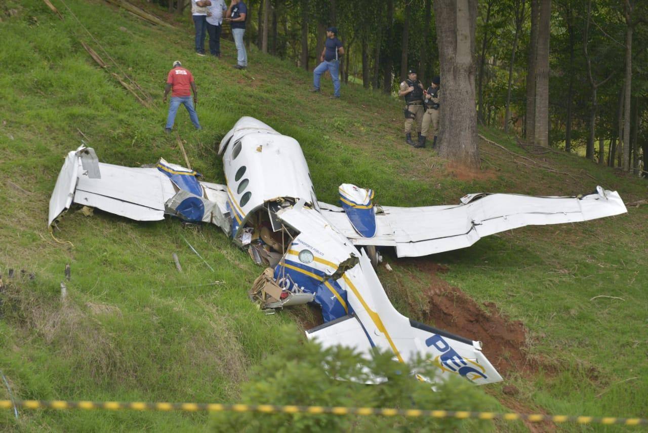 Destroços do avião que caiu com a cantora Marília Mendonça