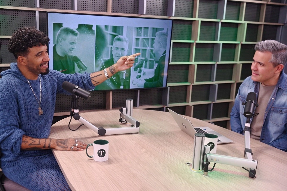 O rapper Renegado e o jornalista Léo Mendes em O TEMPO Entrevista