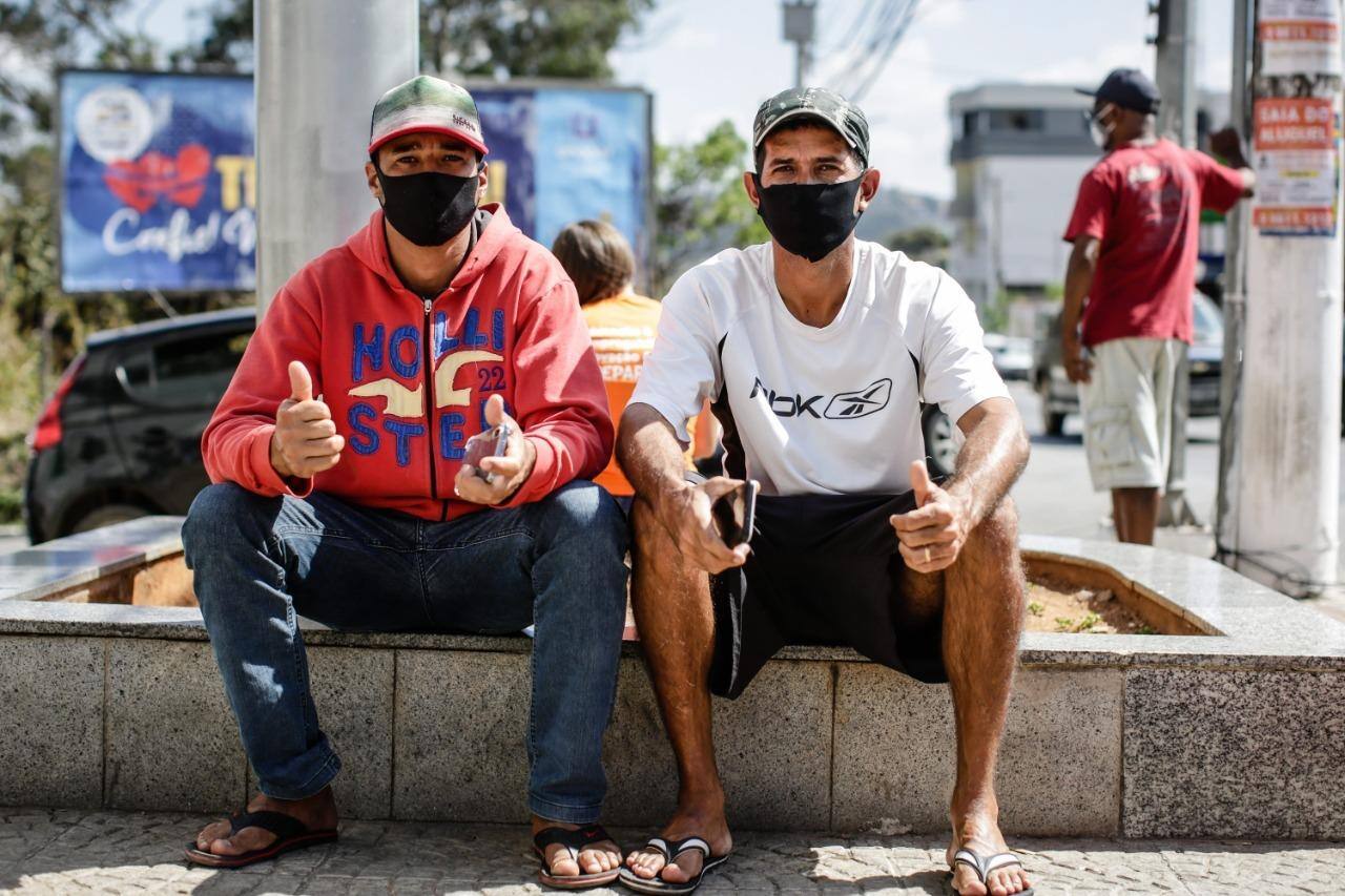 Carlos Macedo (dir) minimiza redução no valor: "Melhor pingar do que faltar"