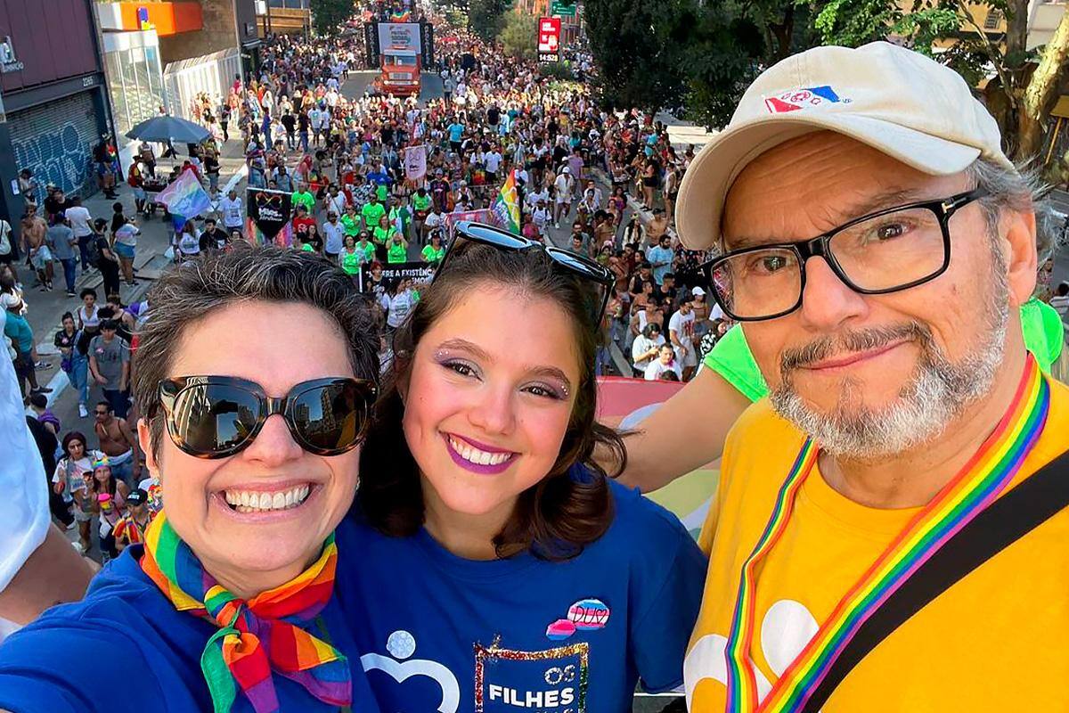 Sandra Annenberg, sua filha Elisa e o marido Ernesto Paglia