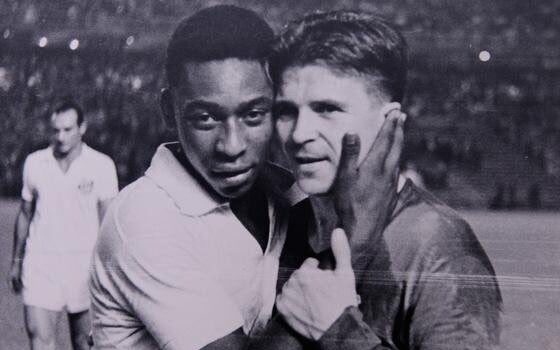 Santos e Real Madrid se enfrentaram em 1959 (Foto: Reprodução/Real Madrid)