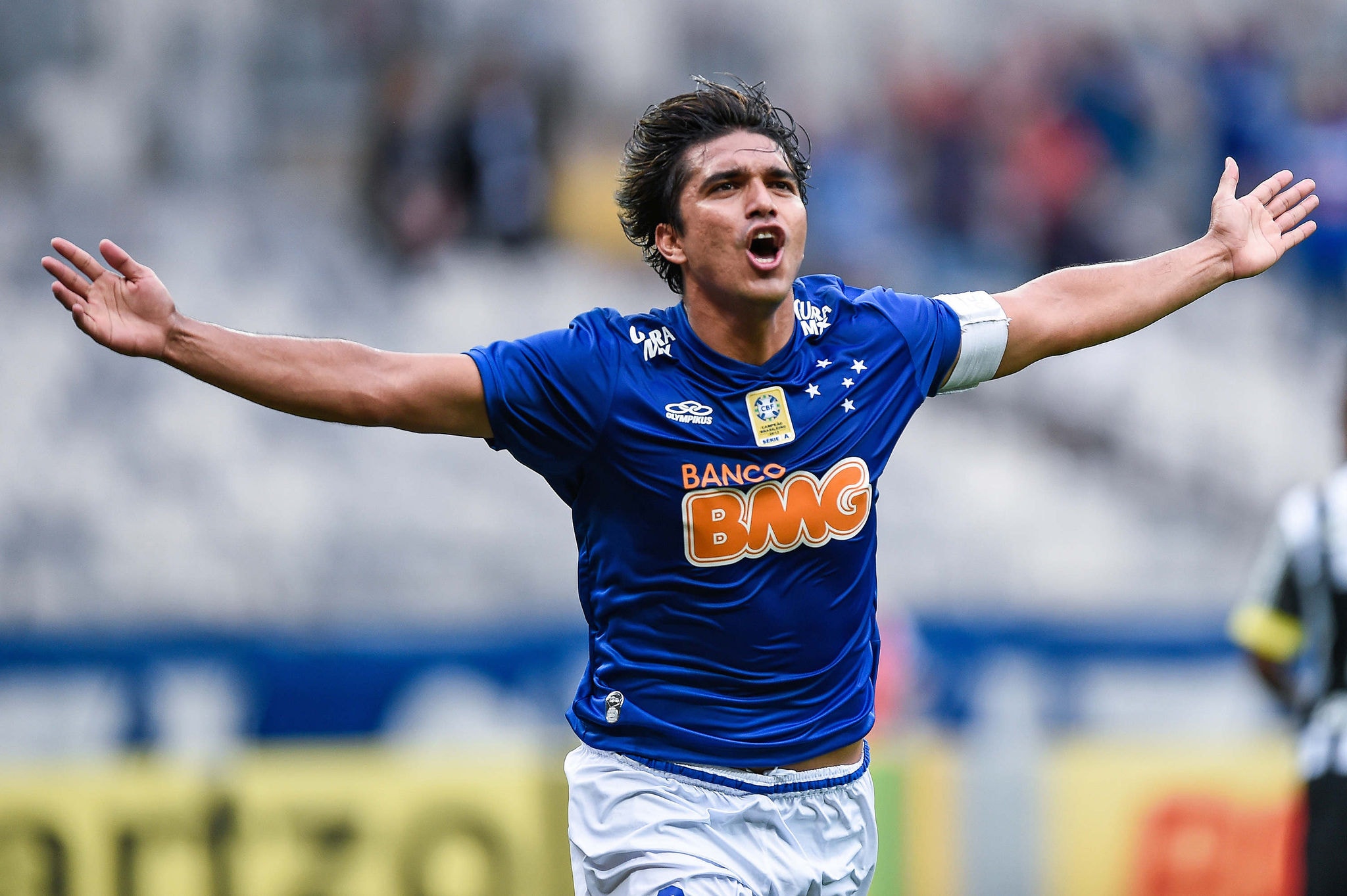 Marcelo Moreno em ação pelo Cruzeiro