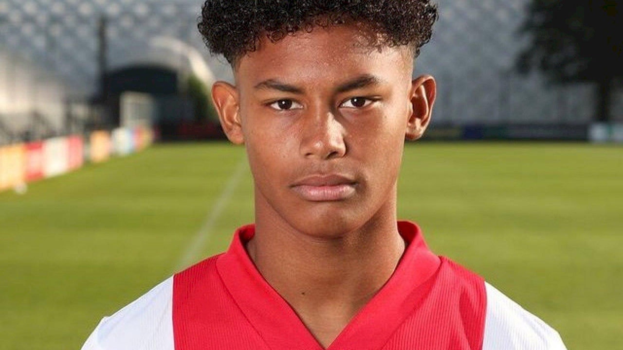Noah Gesser, promessa do Ajax, morre aos 16 anos em acidente de carro