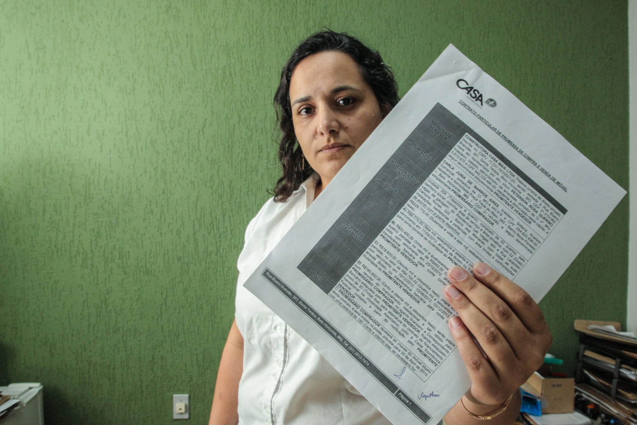 A engenheira Carla Júnia de Barros Aires comprou um apartamento que foi entregue a outro comprador e perdeu 60 mil