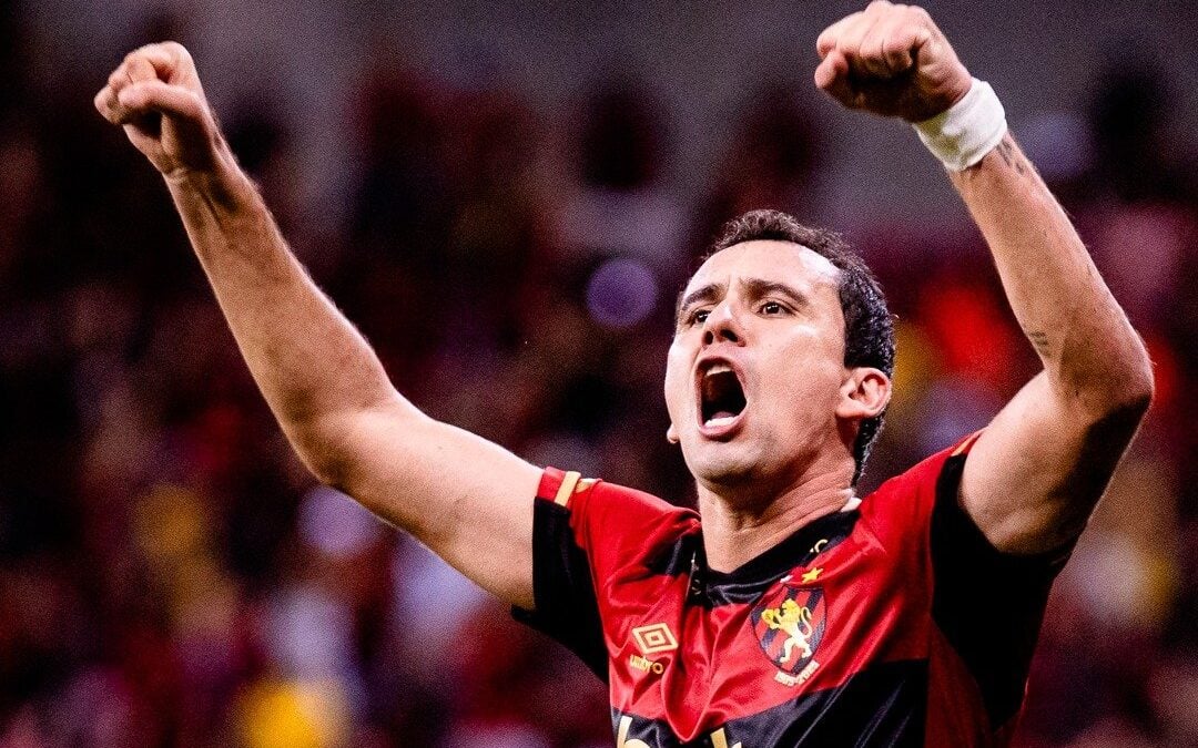 Pablo comemora gol pelo Sport (Foto: Paulo Paiva)