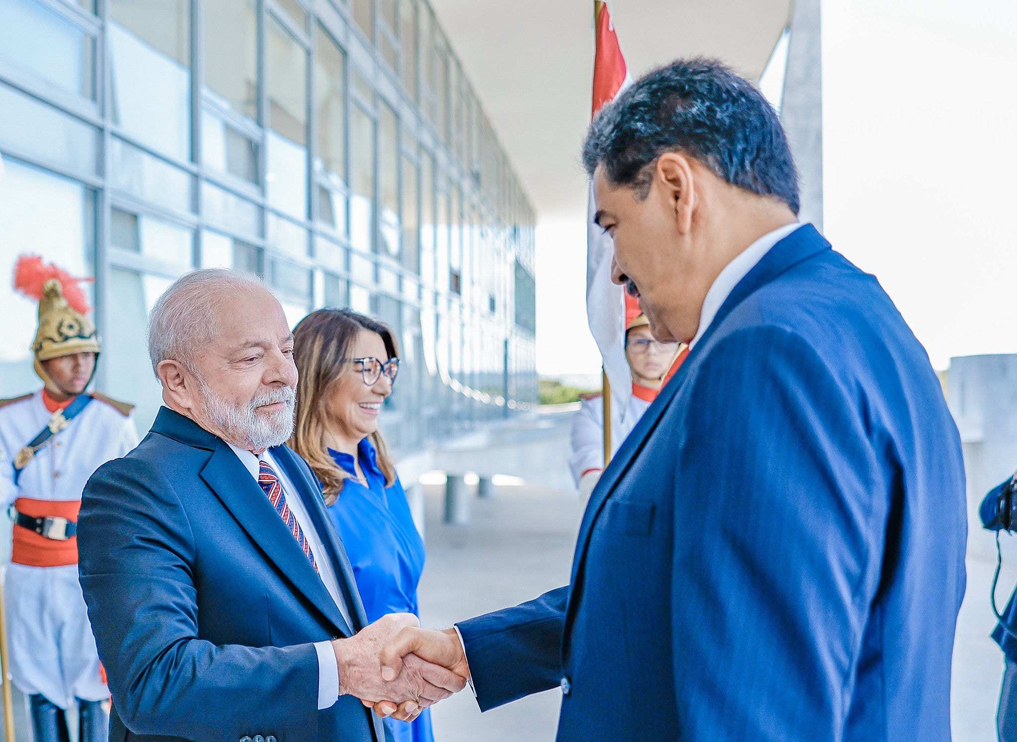 Lula recebe Nicolás Maduro na rampa do Palácio do Planalto, em visita oficial do presidente da Venezuela, em 29 de maio de 2023
