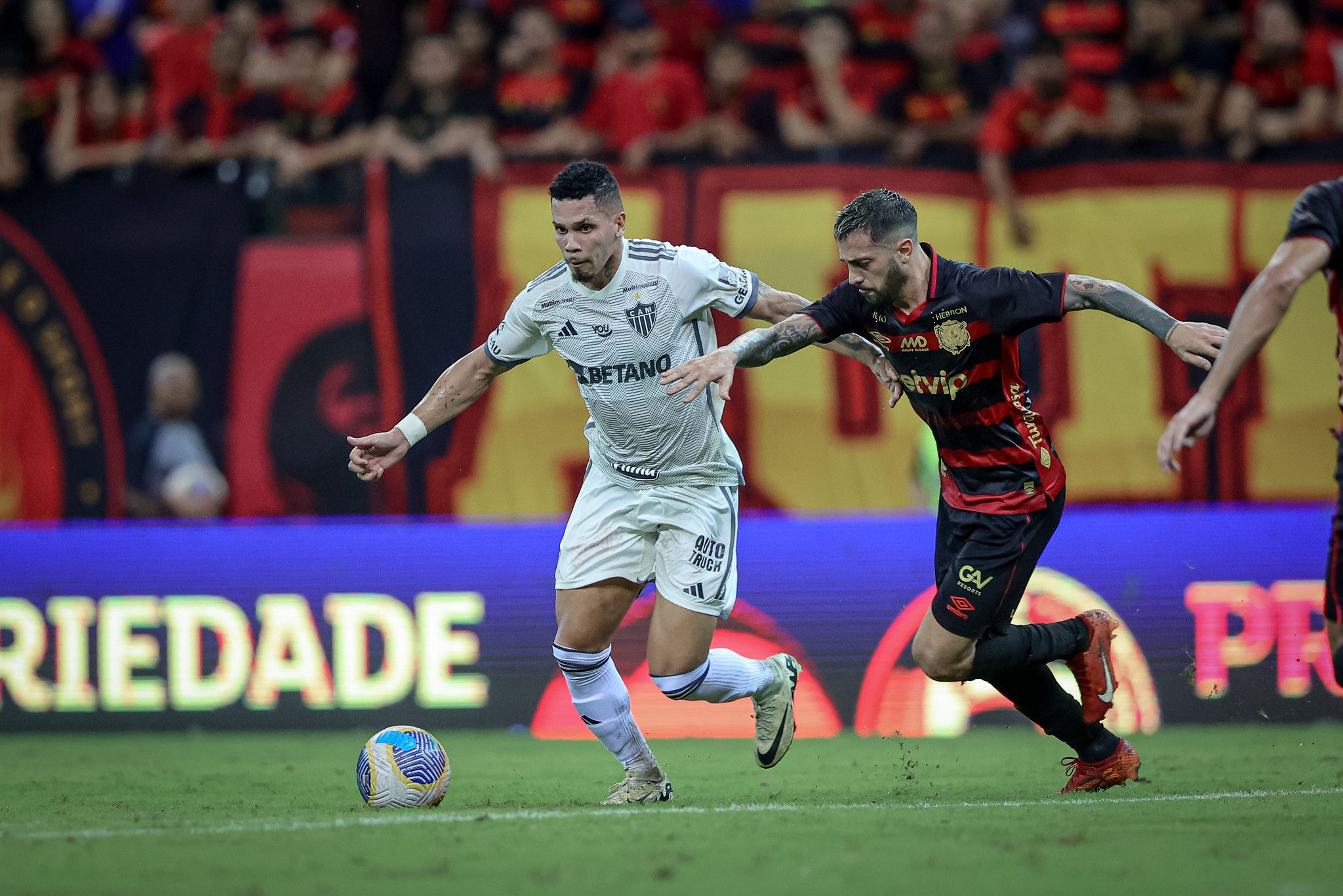 Galo sofreu, mas segurou o Sport e avançou de fase na Copa do Brasil 