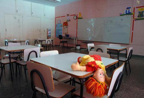 Apesar do aumento de 9,2% na taxa de acesso à escola na última década, muitas crianças e adolescentes ainda estão longe da sala de aula