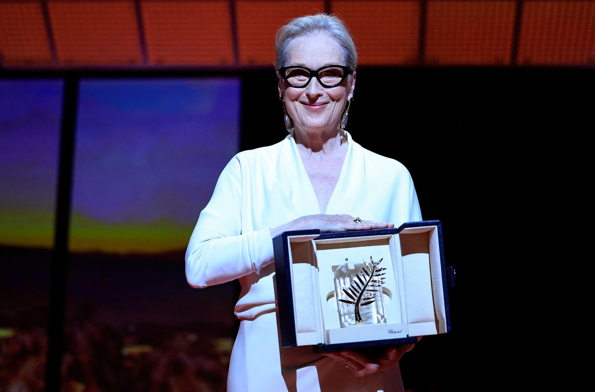Meryl Streep recebe a Palma de Ouro Honorária durante a Cerimônia de Abertura da 77ª edição do Festival de Cinema de Cannes