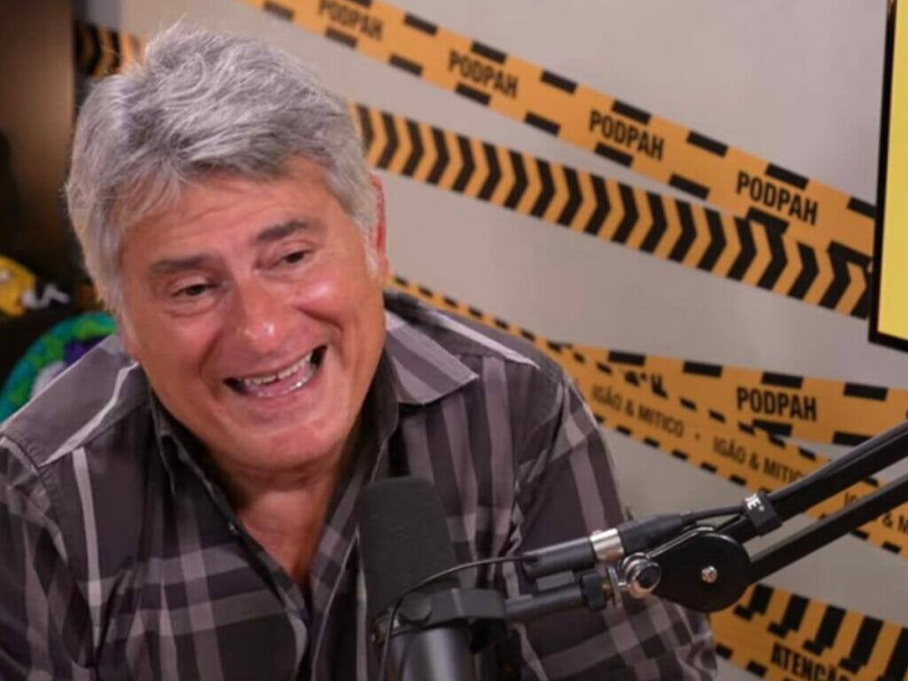Narrador Cleber Machado já foi da Globo, e agora sai do SBT para a Record