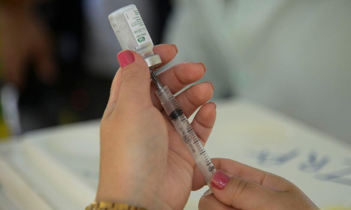 Vacina contra a gripe está disponível em todos os centros de saúde de BH