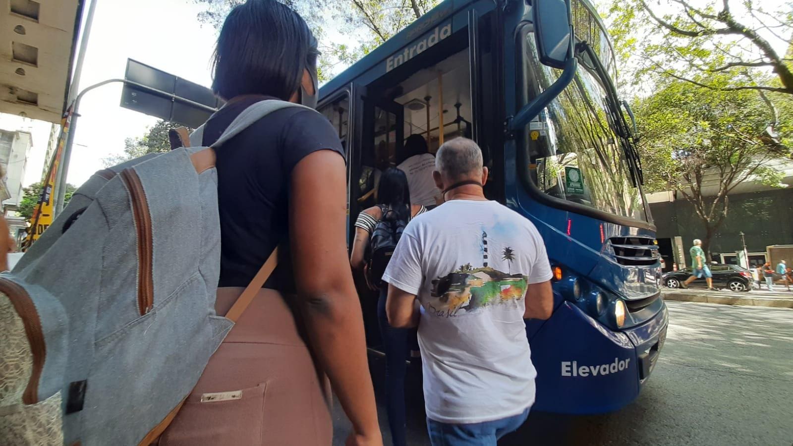 Usuários denunciam menor ofertas de ônibus em BH