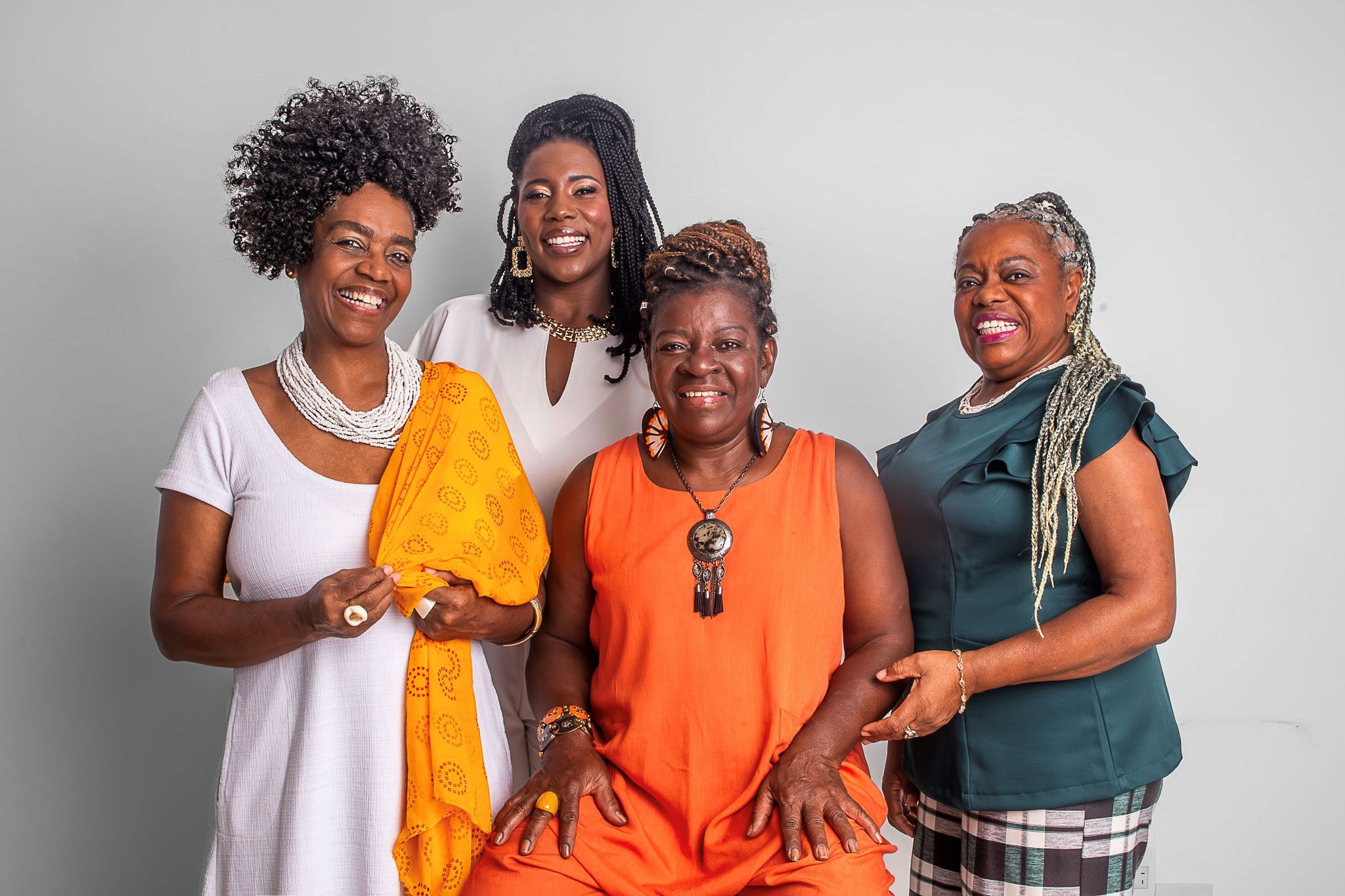Roda de samba do Coletivo Docilaré também questiona o lugar da mulher negra no mercado de entretenimento de BH