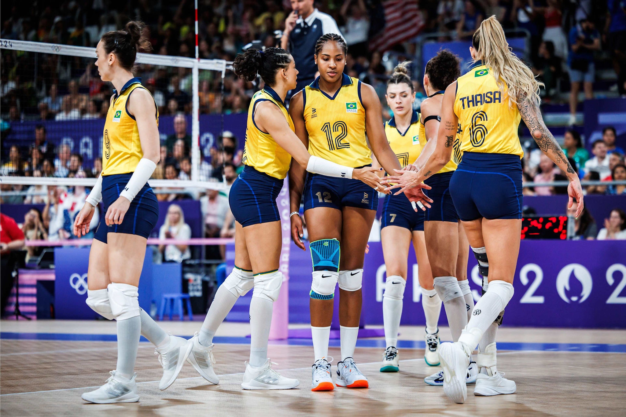 Seleção feminina de vôlei perde para os Estados Unidos e fica fora da final da Olimpíada