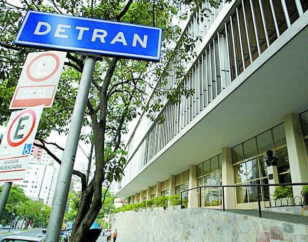 Detran-MG só vai atender com agendamento prévio
