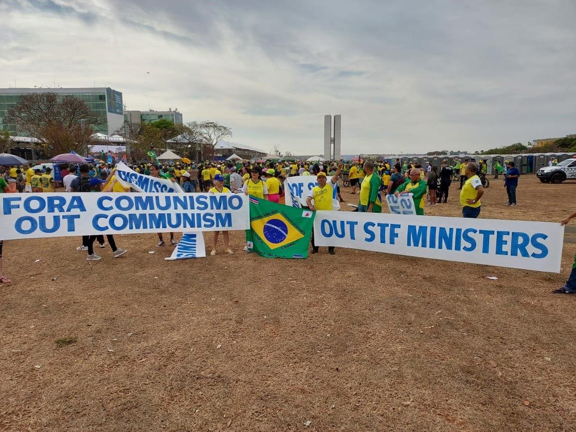 No governo de Jair Bolsonaro, apoiadores dele foram à Esplanada no 7 de Setembro para pedir intervenção militar, fechamento do Congresso e destituição dos ministros do STF