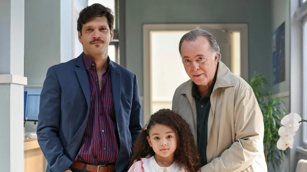 Vanderson (Armando Babaioff), Sofia (Elis Cabral) e Abel (Tony Ramos)