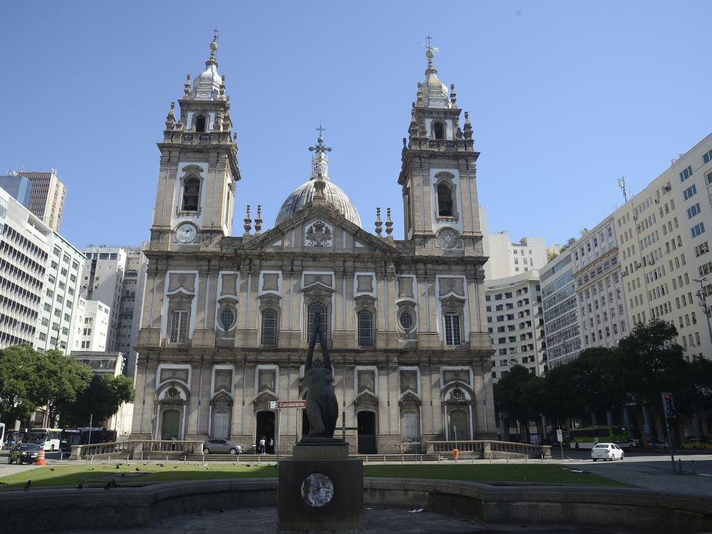 Fachada da igreja da Candelária, no Rio de Janeiro