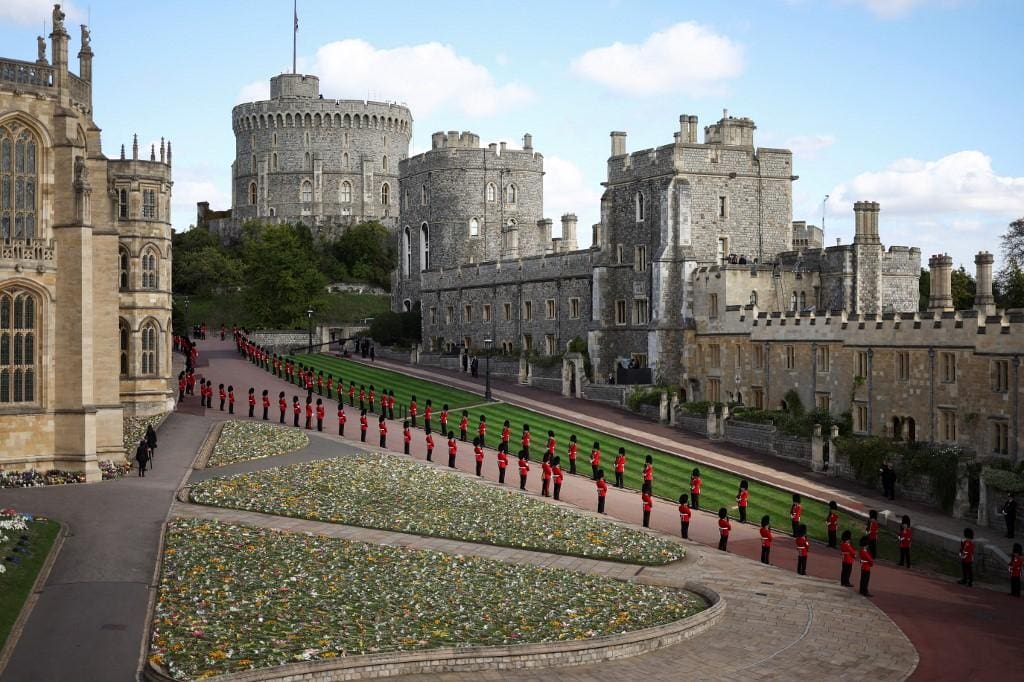 O Castelo é um ponto turístico na Inglaterra e foi palco do casamento entre o príncipe Harry e Meghan Markle em 2018