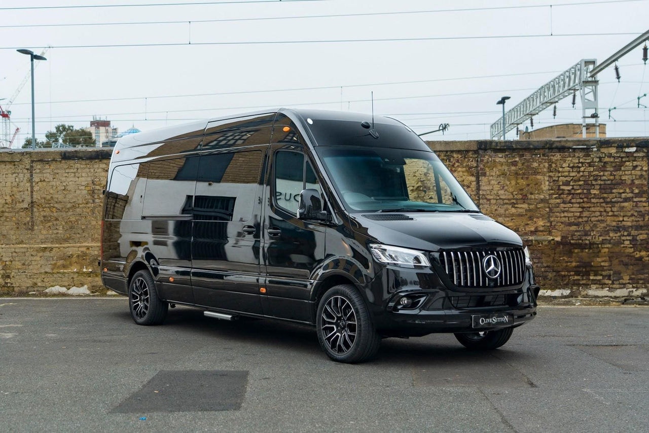 Mercedes-Benz Sprinter VIP, adaptada pela Clive Sutton, redefine o luxo em vans convencionais
