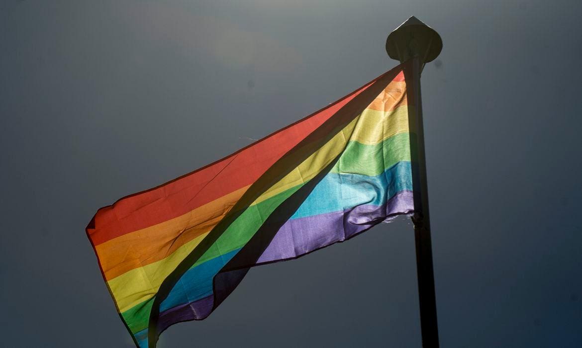Programas de diversidade nas empresas incluem, entre outros grupos, mulheres, pessoas com deficiência e membros da comunidade LGBTQIAP+