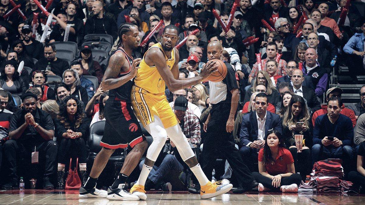 Apesar de ter sido o cestinha da partida com 51 pontos, quem saiu de quadra com a vitória foi Kawhi Leonard, com 37 pontos