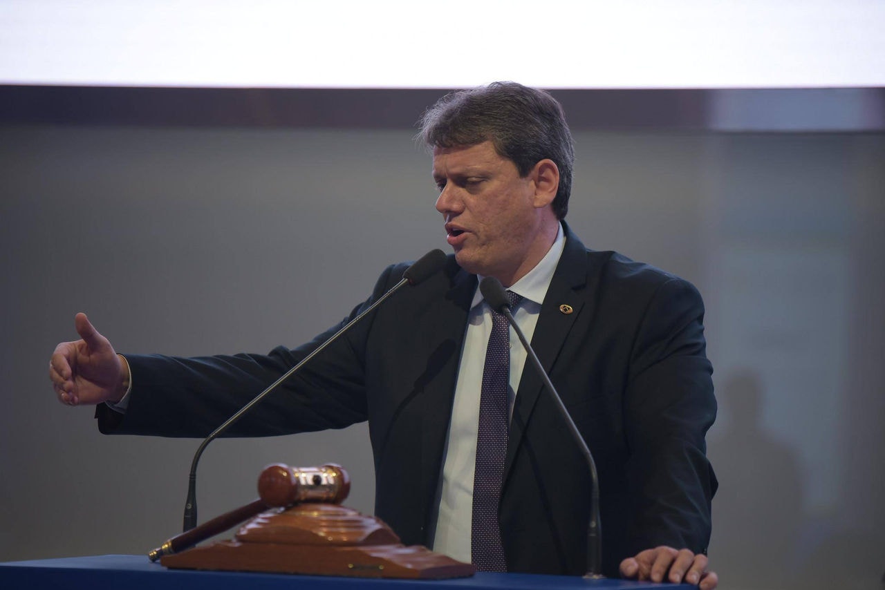 O ministro da Infraestrutura, Tarcísio Gomes de Freitas, projeta dobrar participação da malha ferroviária na matriz de transportes