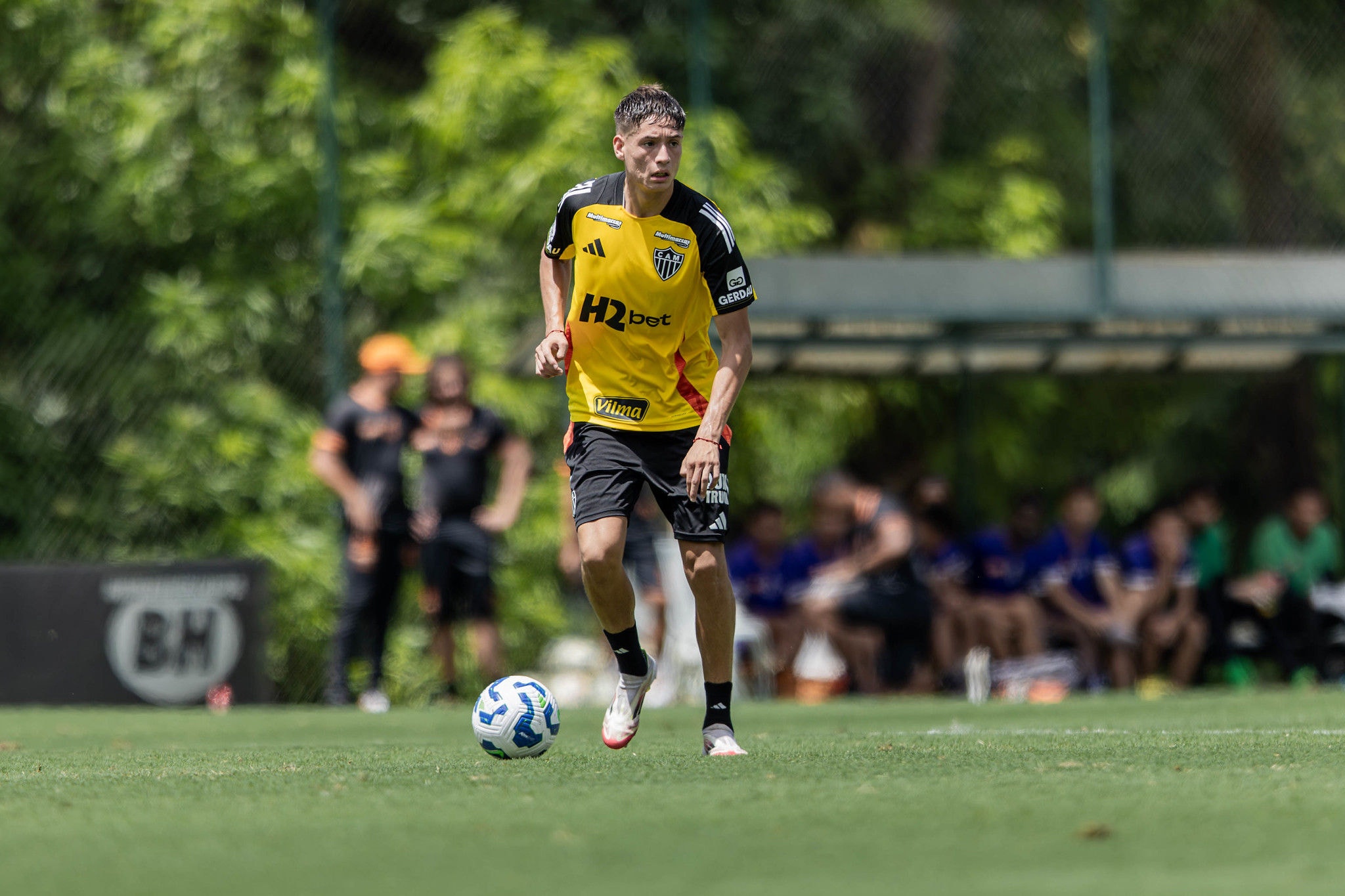 Iván Román, provável titular da zaga do Galo nos próximos jogos