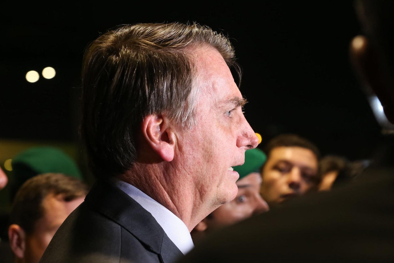 Bolsonaro afirmou que pedirá ao juiz Sergio Moro que o porteiro preste depoimento à PF