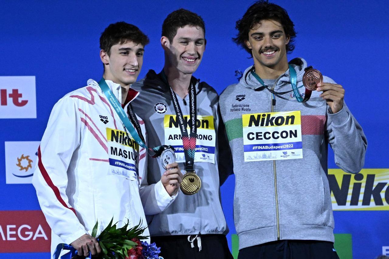 Norte-americano Hunter Armstrong se tornou campeão do mundo dos 50 metros costas