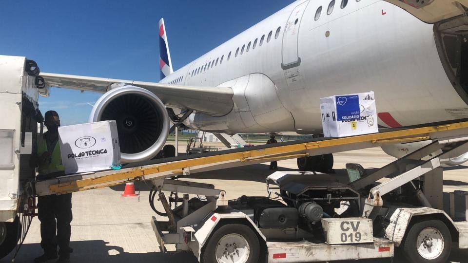 Doses da vacina chegaram nesta sexta ao aeroporto de Belo Horizonte