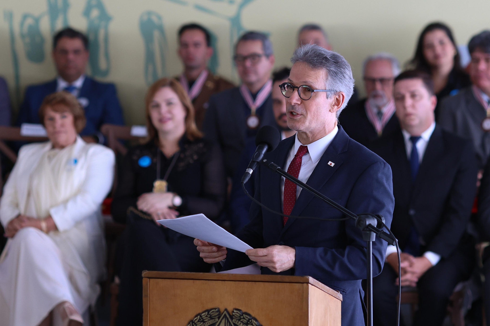 Governador Romeu Zema (Novo) relembrou rompimento da barragem de Fundão durante visita a Mariana, nesta quarta (17/7)