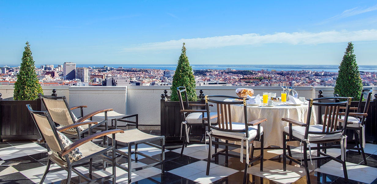 O hotel tem uma bela vista de Lisboa