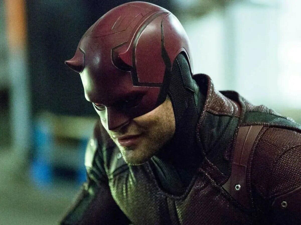Daredevil: Born Again: Fotos revelam novos trajes de Mercernário e Demolidor