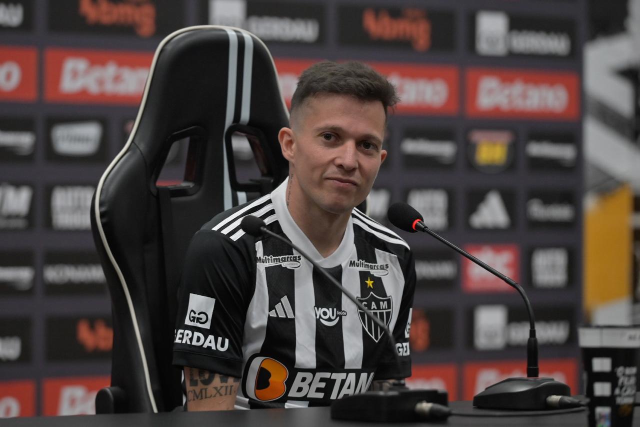 Atlético apresenta Bernard na Arena MRV