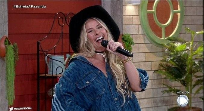 Adriane Galisteu assumiu "A Fazenda" após saída de Marcos Mion