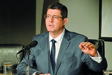 Levy levantou o tema durante a audiência no Senado depois de ser questionado pelo senador Ataídes Oliveira (PSDB-TO), que acusou o ministro de ser conhecedor da "desonestidade" do governo do PT