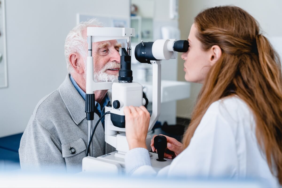 A conjuntivite pode ser extremamente contagiosa, tornando essencial tomar precauções