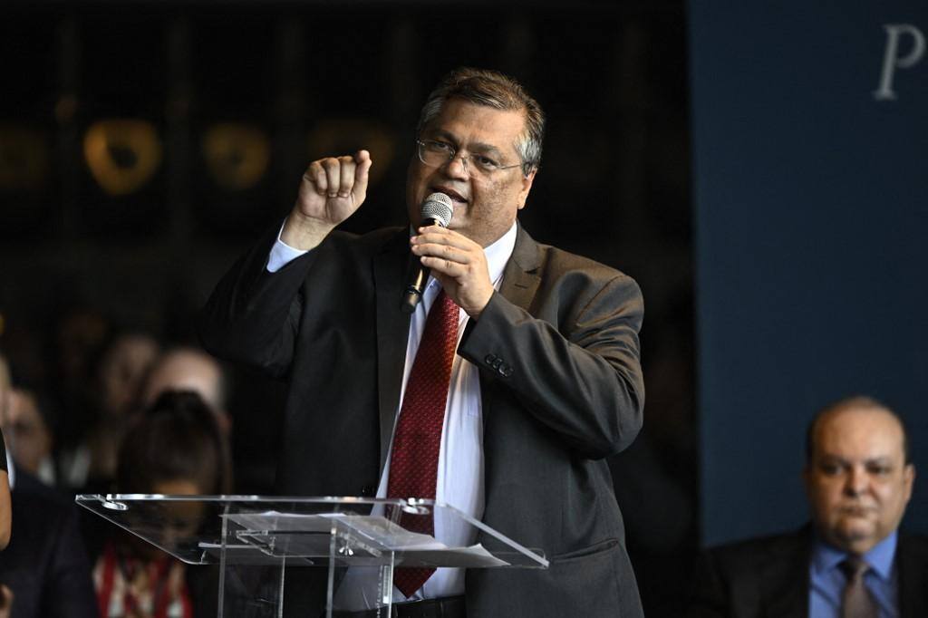Flávio Dino: “Reiteramos que liberdade de expressão não abrange agressões físicas, sabotagens violentas, golpismo político etc"