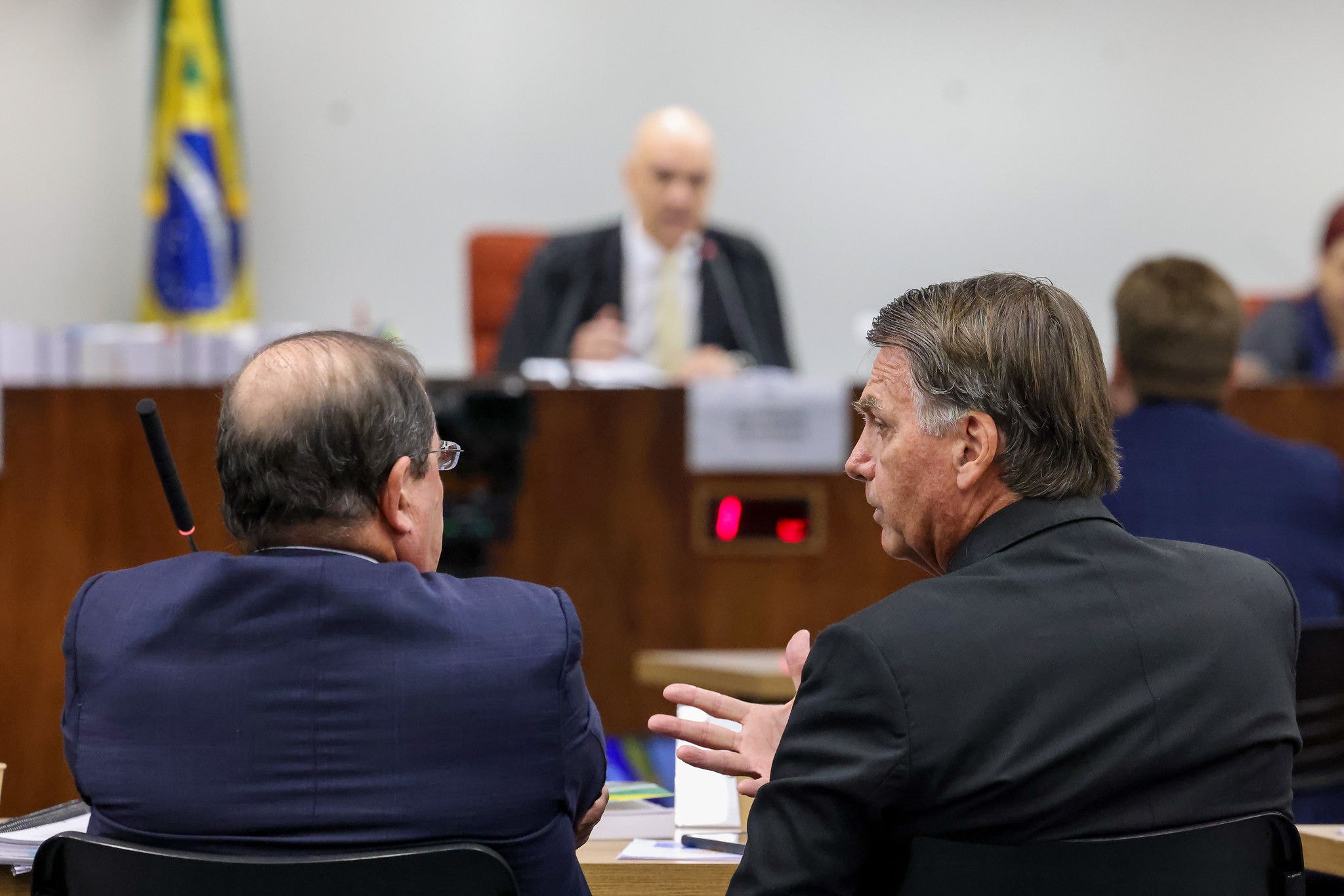 Bolsonaro antes de interrogatório na Primeira Turma do STF