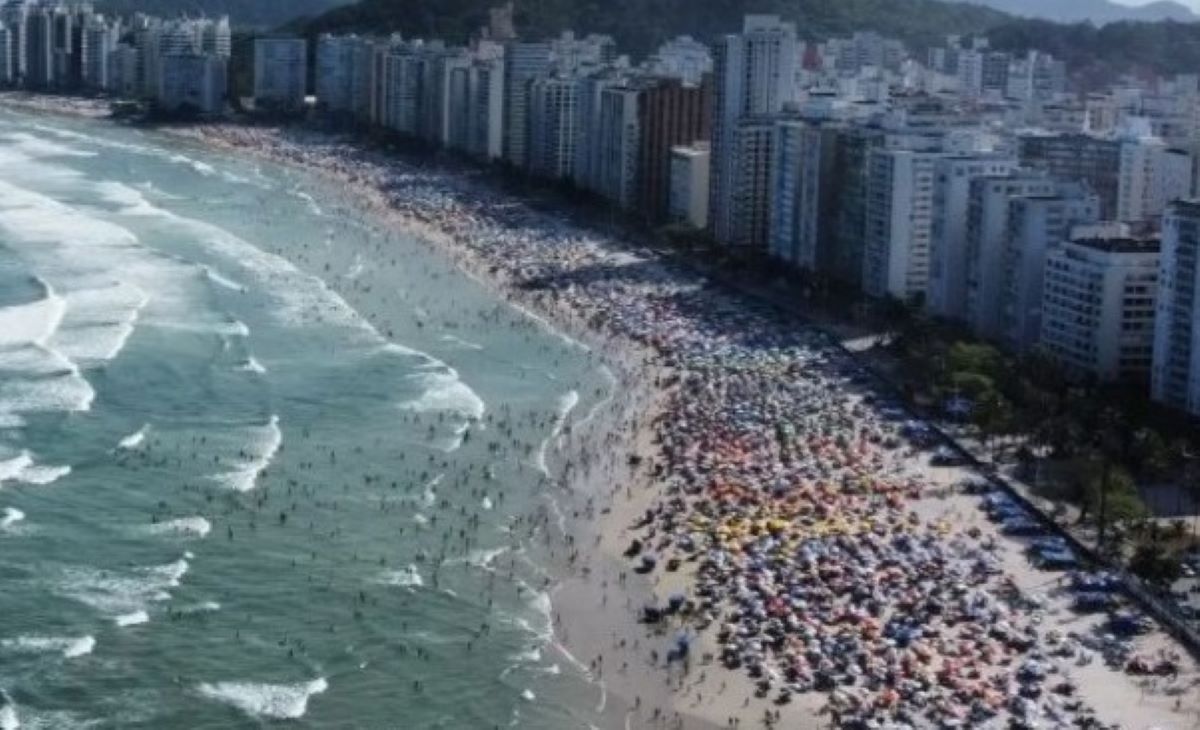 Vítima teria reagido a tentativa de assalto contra um amigo, na Praia de Astúrias, no Guarujá