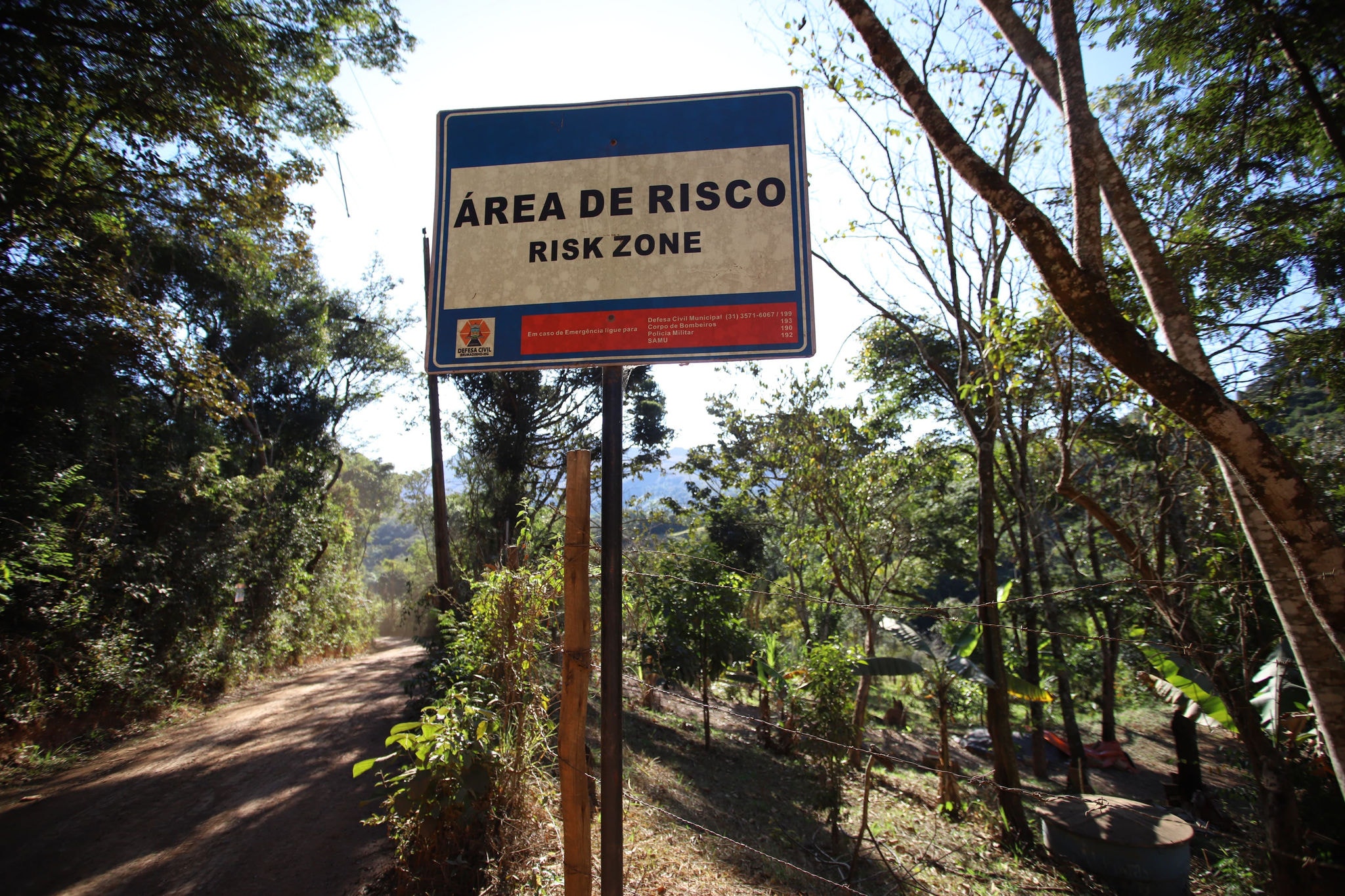 Famílias são removidas da comunidade Quéias, em Brumadinho