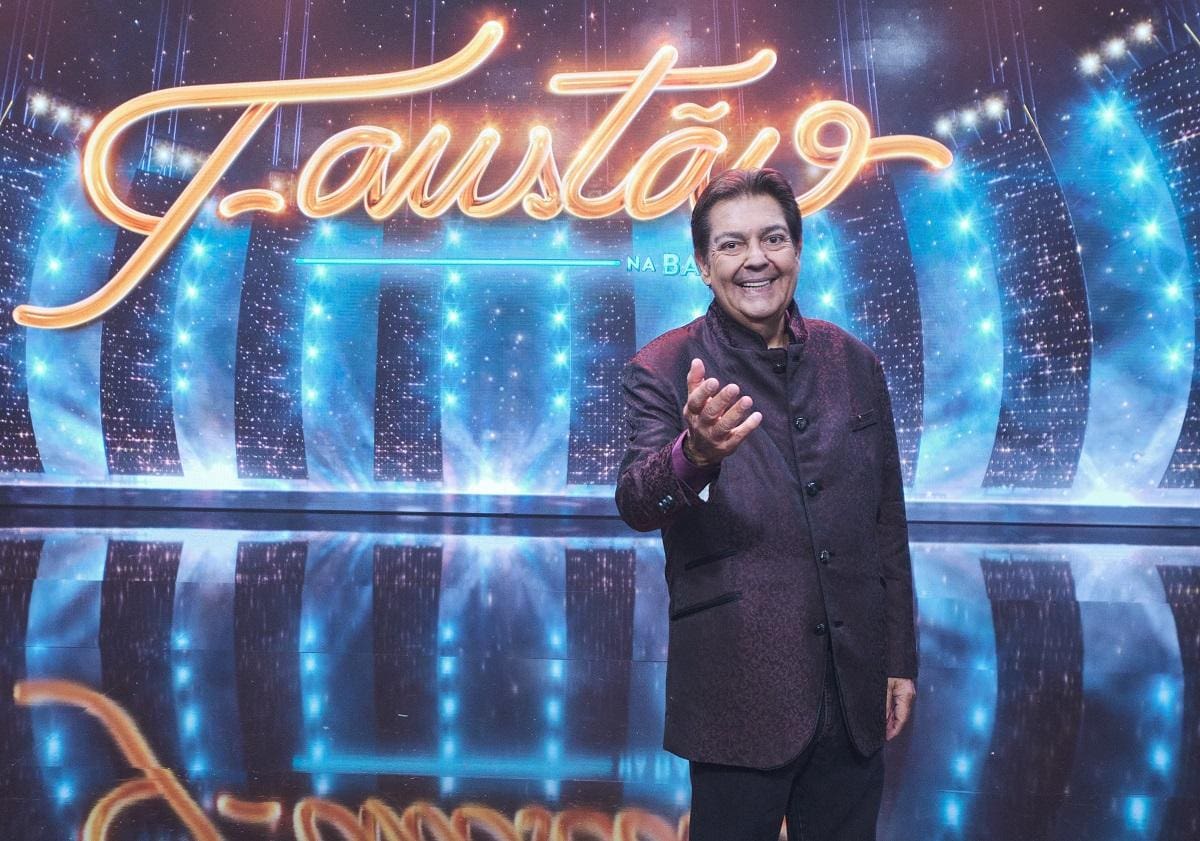 Rosto conhecido das tardes de domingo, Fausto Silva vai apresentar uma atração diária nas noites da Band