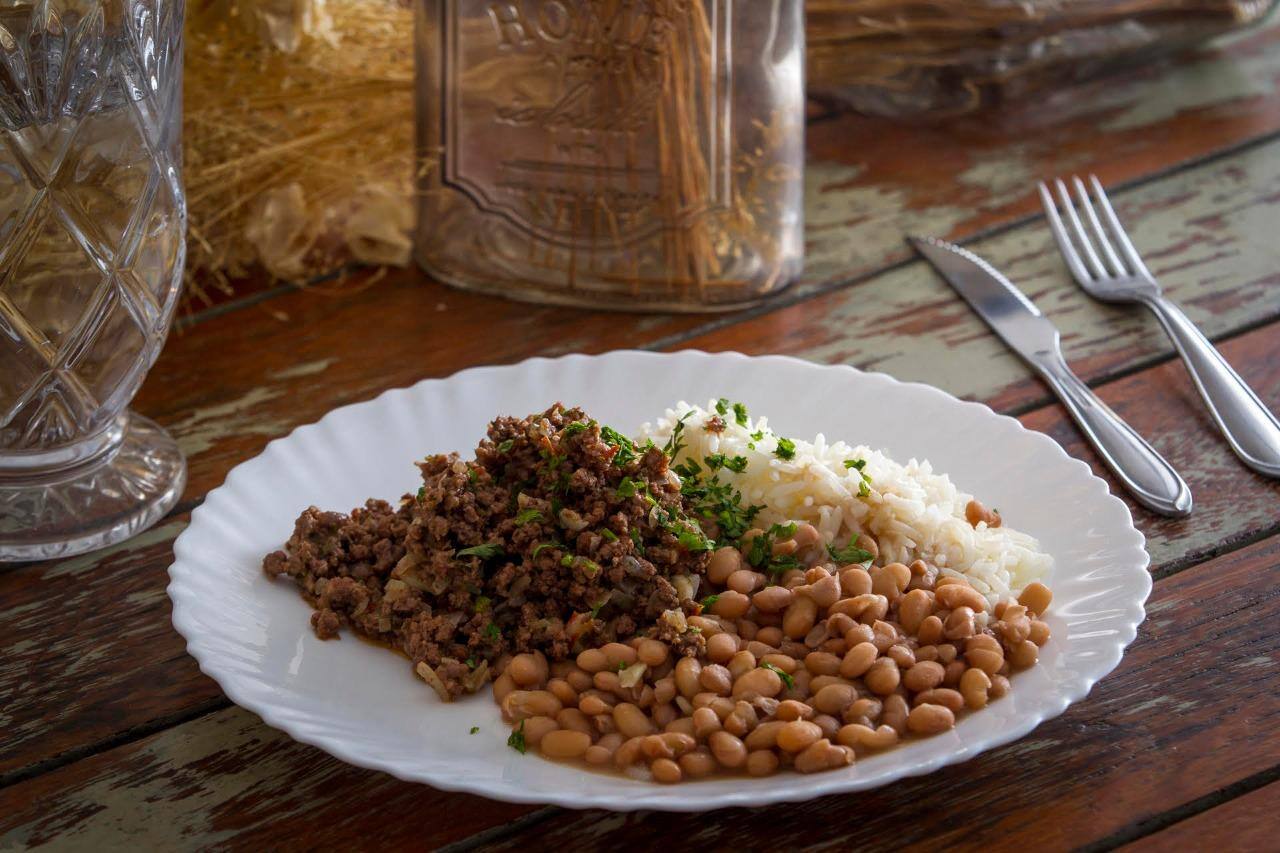 Arroz e feijão é uma combinação bastante nutritiva