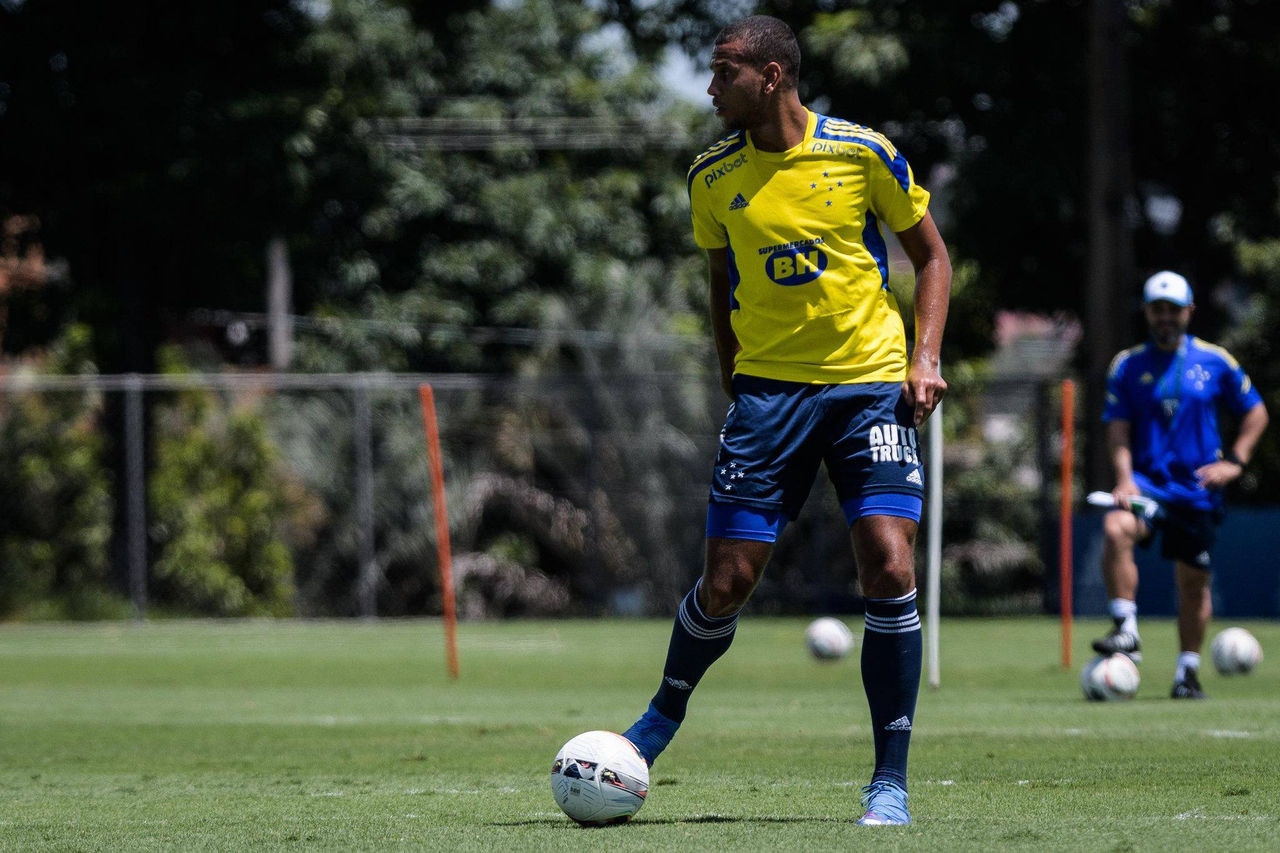 Mateus Silva está emprestado para a Ponte Preta até o fim da Série B